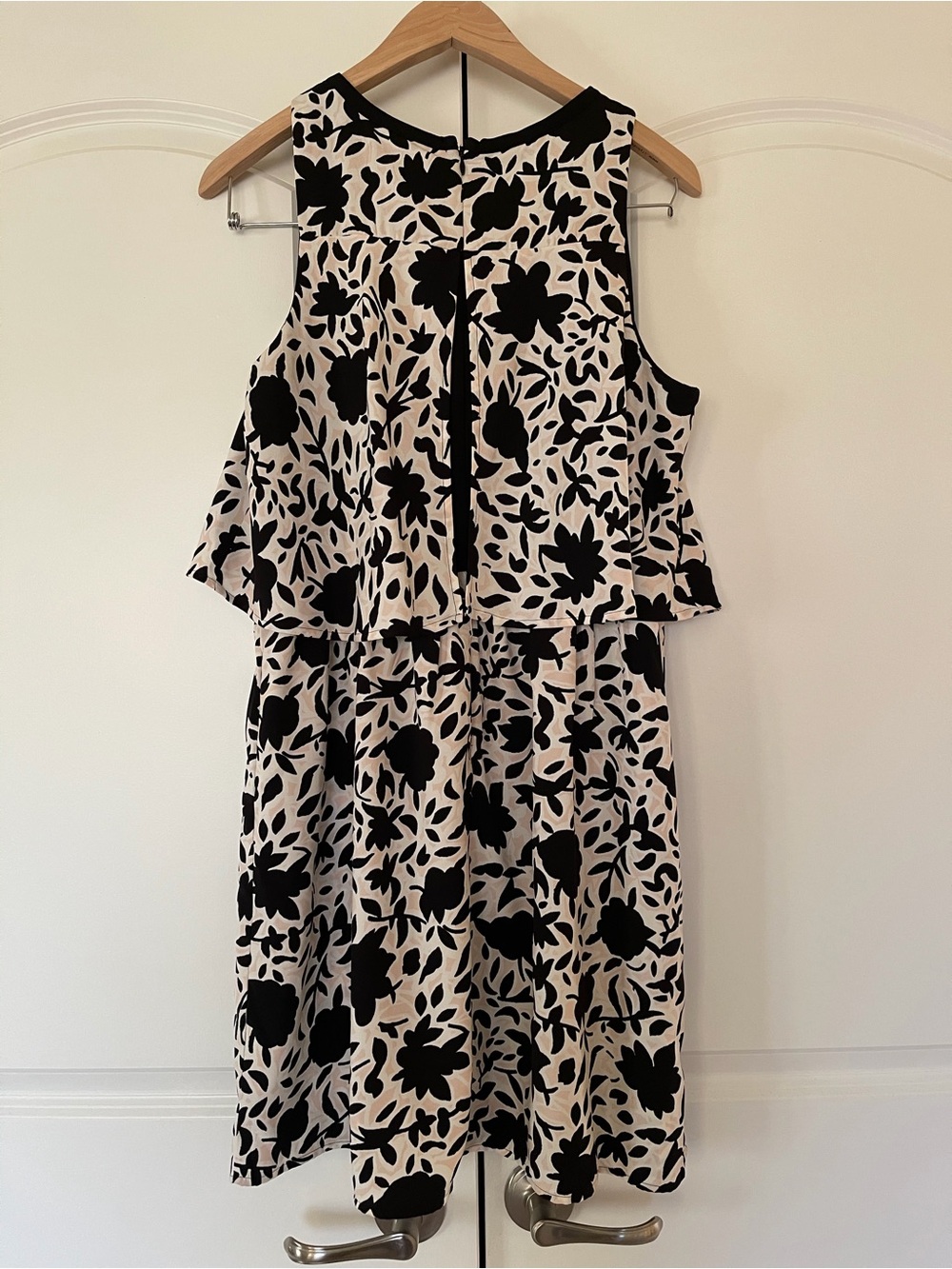 Loft Sleeveless Black & Cream Floral Layered Dress - Picture 2 of 6